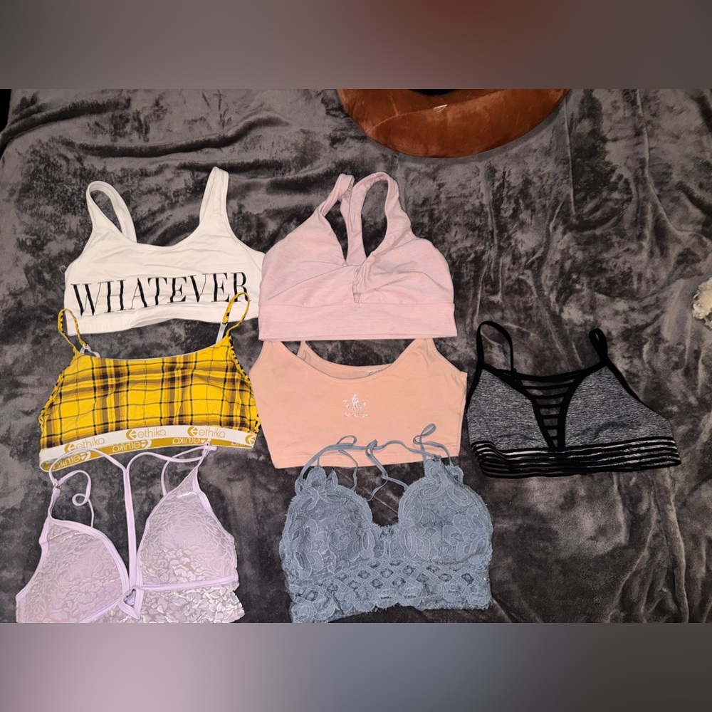 Sports bras & bralettes